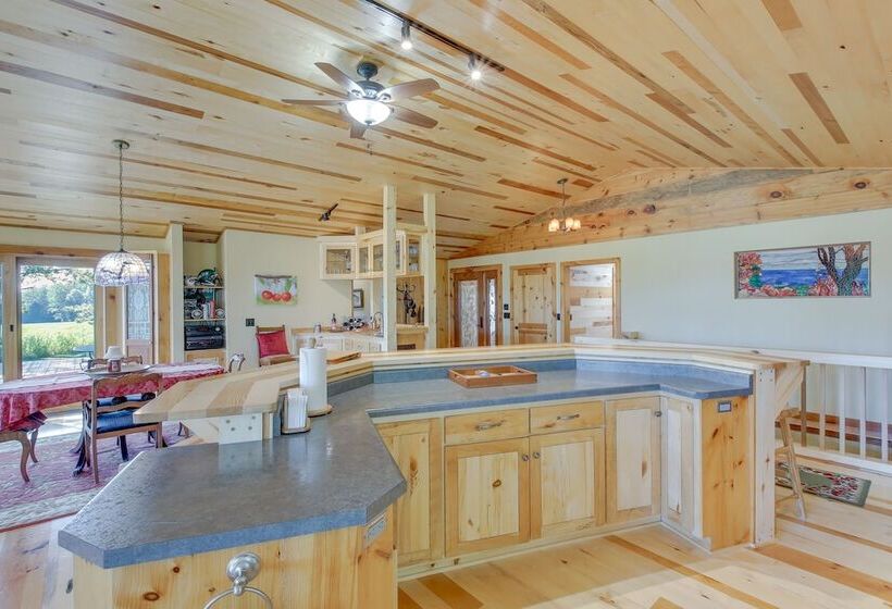 Idyllic Sturgeon Bay Cabin W/ Fire Pit + View