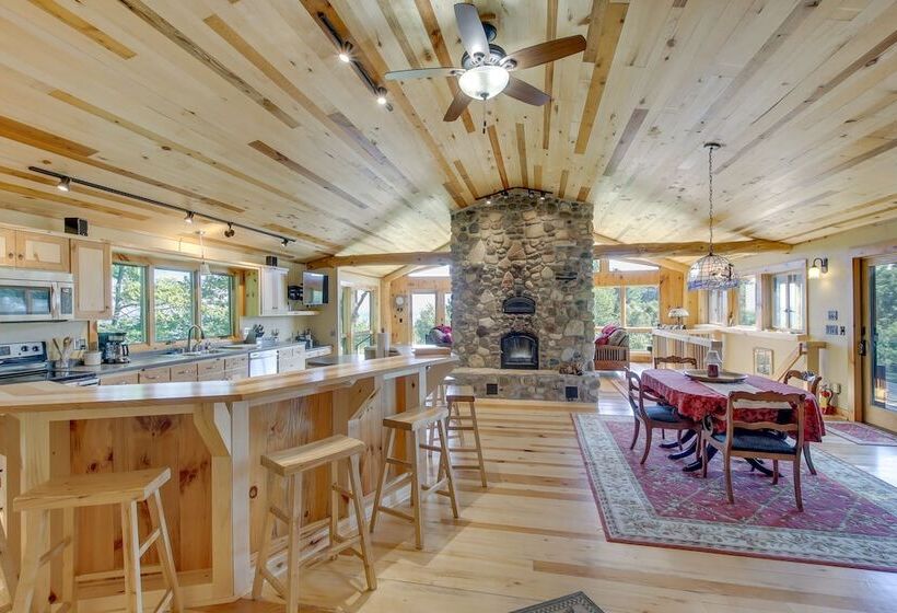 Idyllic Sturgeon Bay Cabin W/ Fire Pit + View