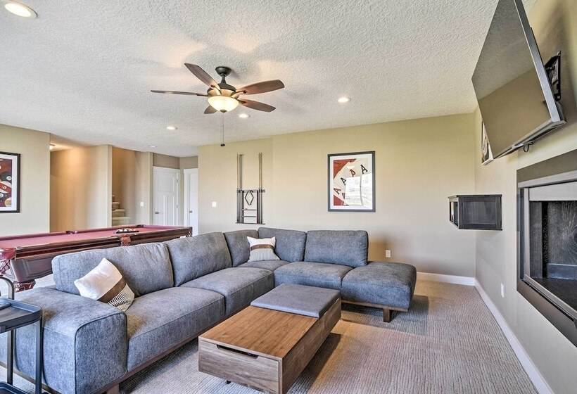 Incredible Oregon Retreat W/ Private Hot Tub!