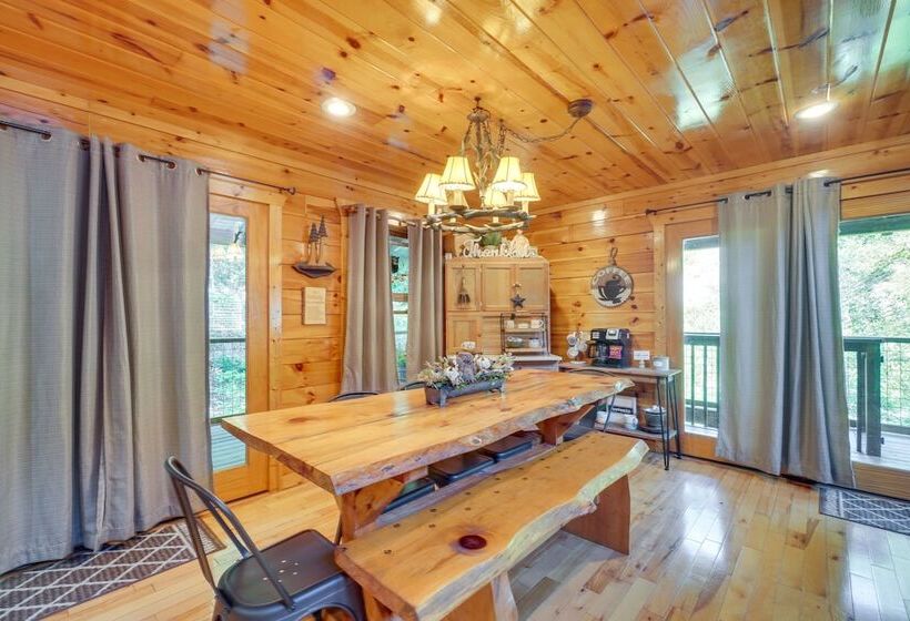 Family Cabin W/ Private Hot Tub & Game Room!