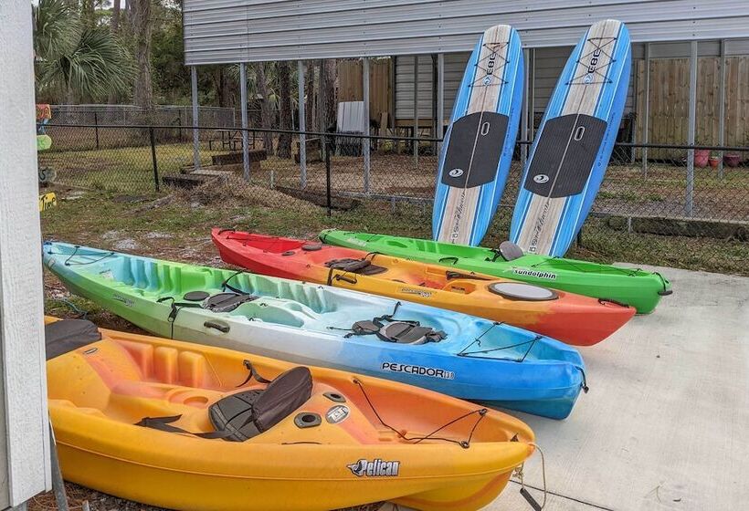 Island Home W/ Kayaks, Bikes, & Paddleboards!