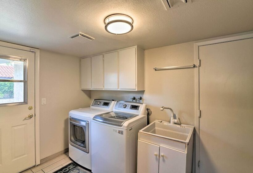 Las Vegas House W/ Pool & Hot Tub   1 Mi To Strip!