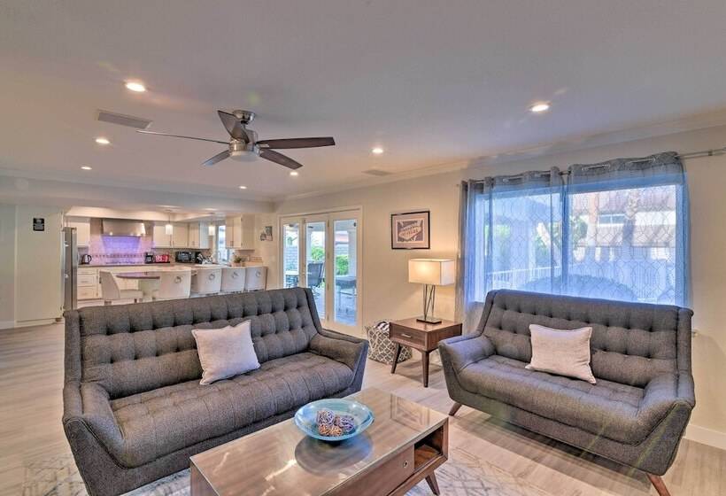 Las Vegas House W/ Pool & Hot Tub   1 Mi To Strip!