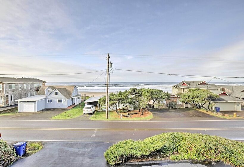 Logan Road Lookout, Lincoln City Home W/ Game Room