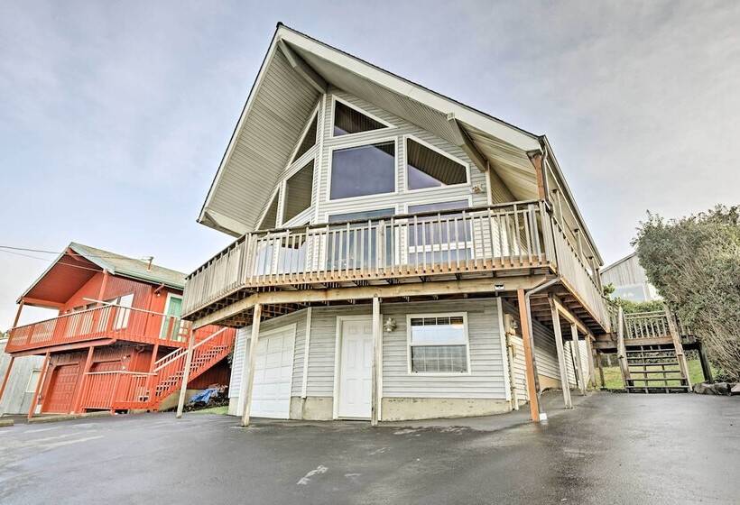 Logan Road Lookout, Lincoln City Home W/ Game Room