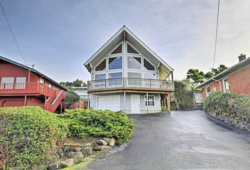 Logan Road Lookout, Lincoln City Home W/ Game Room