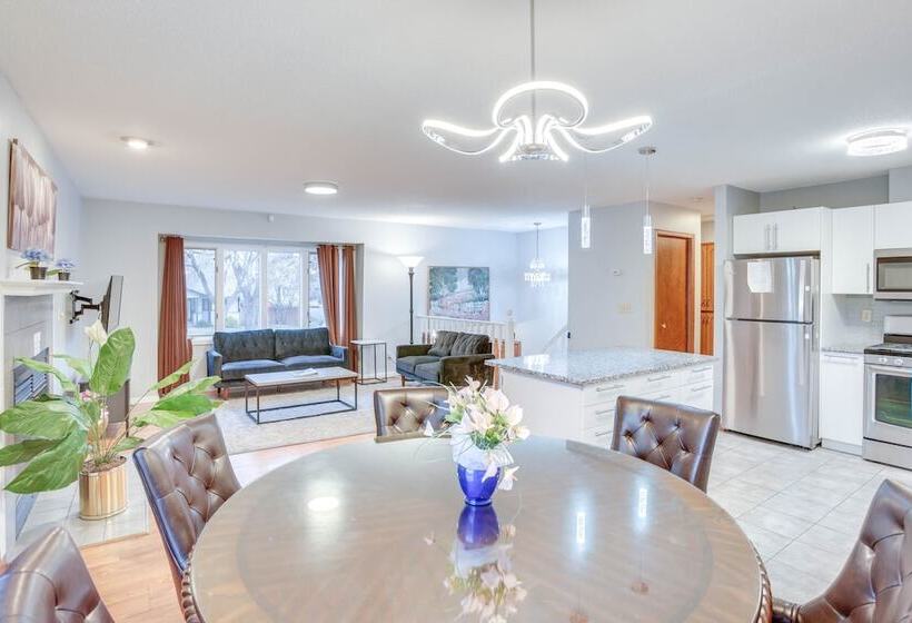 Lovely Minneapolis Home Near Target Field!