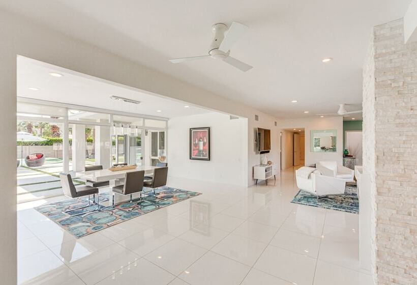 Palm Springs Oasis W/ Mtn Views, 2 Mi To Dtwn!