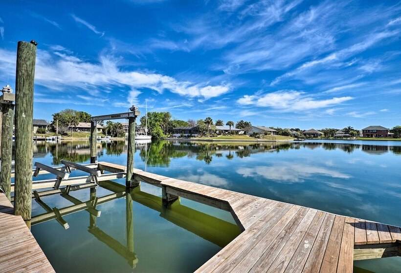 Palm Coast Home W/ Outdoor Oasis & Private Dock!