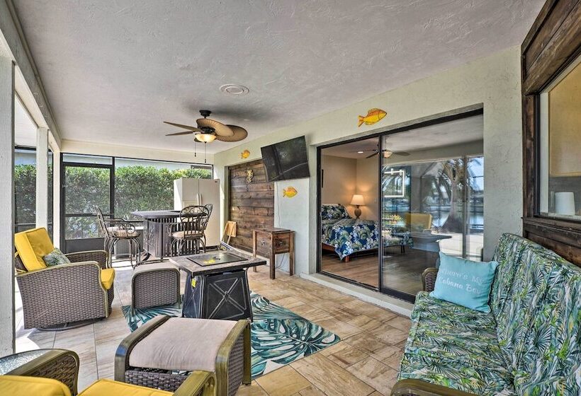 Palm Coast Home W/ Outdoor Oasis & Private Dock!