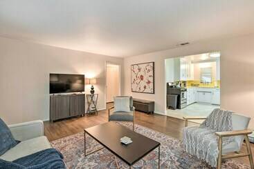Petfriendly Sacramento Home Near Downtown!
