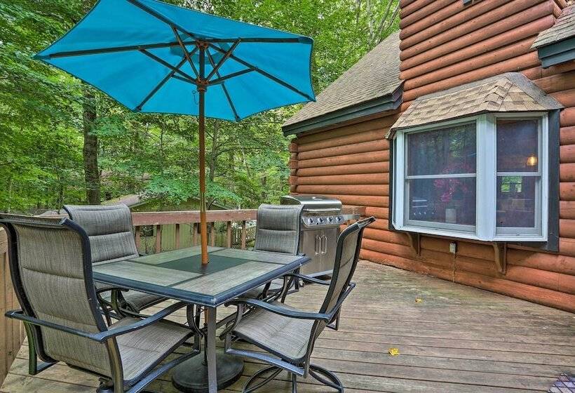Pocono Log Cabin: Fireplace, Fire Pits & Amenities
