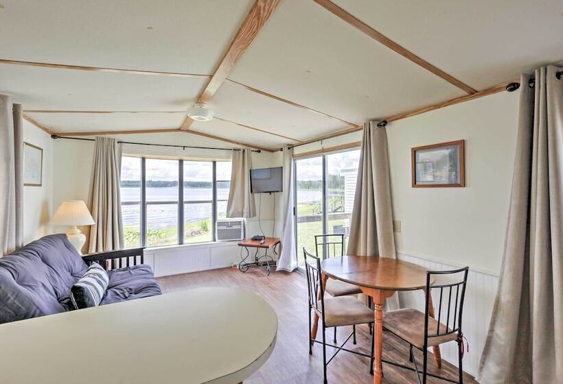 Quaint Silver Springs Cabin W/ Direct Lake Access!