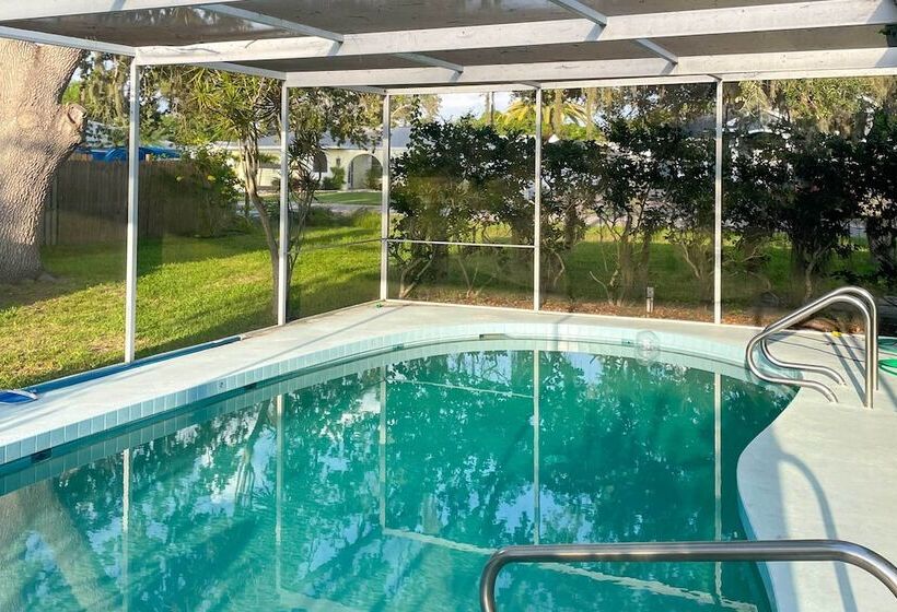 Quiet Venice Retreat With Private Lanai & Pool!