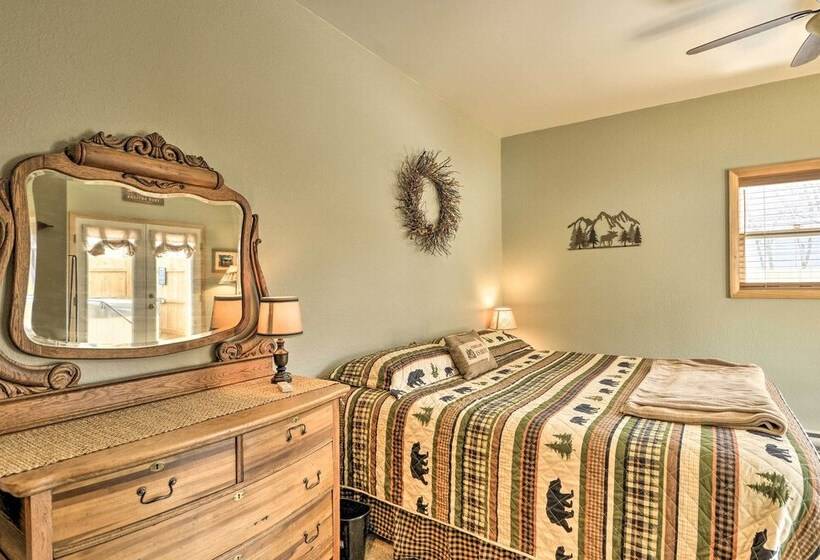 Red Lodge Retreat W/ Hot Tub: 3 Blocks To Downtown