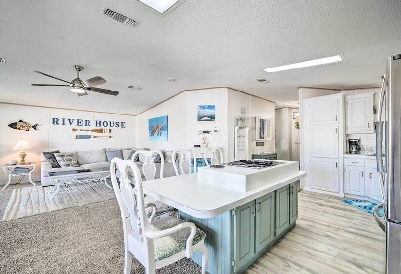 Retreat On The River W/ Boat Dock, Porch, & Grill!