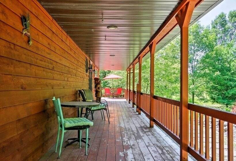 Roomy House On 2 Acres   2 Mi To Egg Harbor Beach!