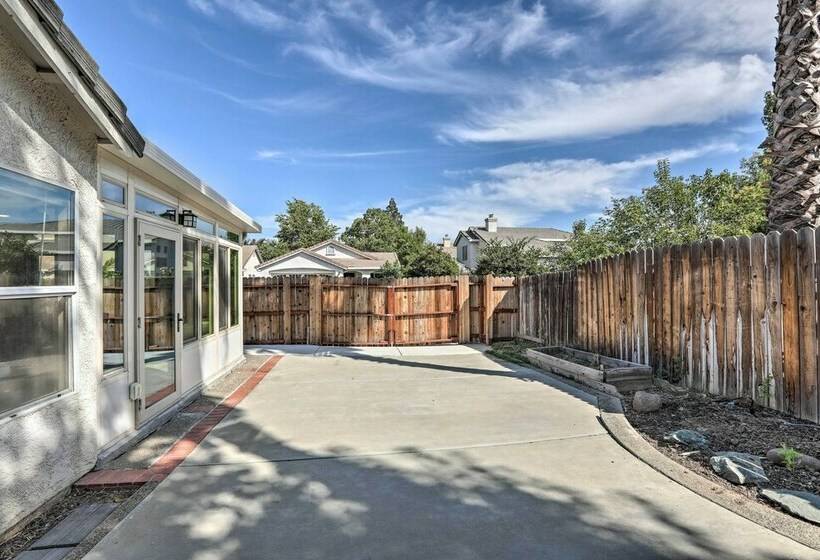 Roseville Abode ~ 22 Miles To Sacramento!