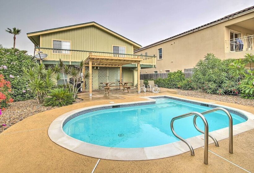 South Padre Island Oasis W/ Pool: Walk To Beach!