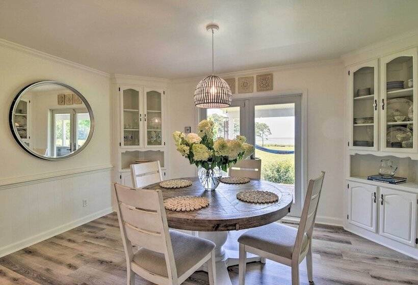 Spacious Cheriton Home: 8 Mi To Cape Charles!