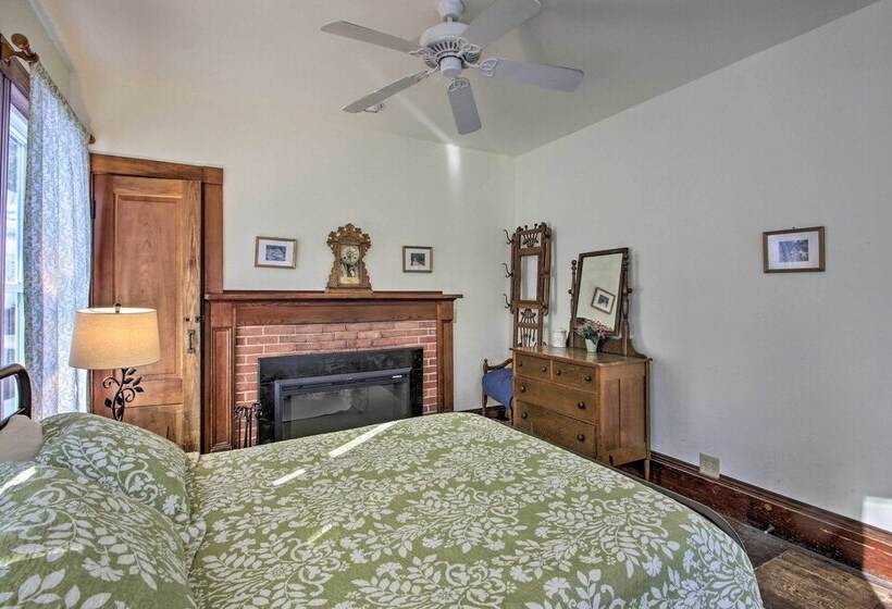 Spacious Home On Bear Camp River In Tamworth!