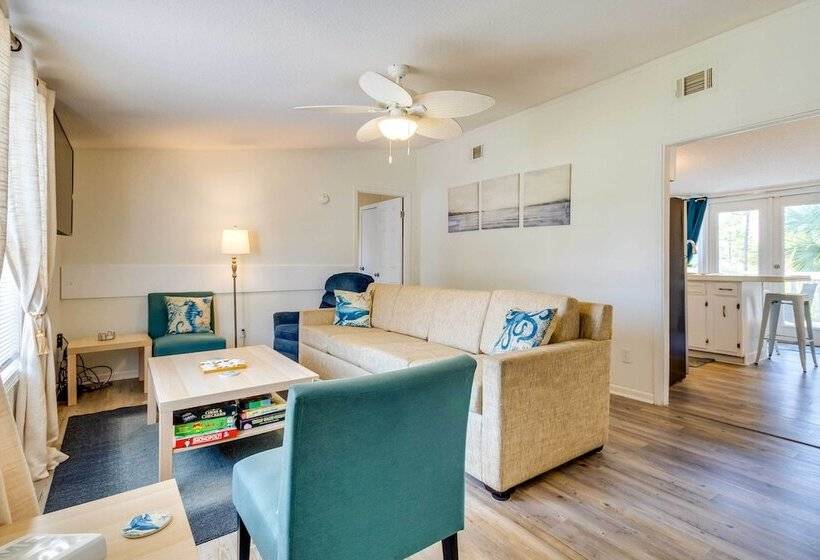 Stunning Pensacola Home, 8 Mi To Downtown!