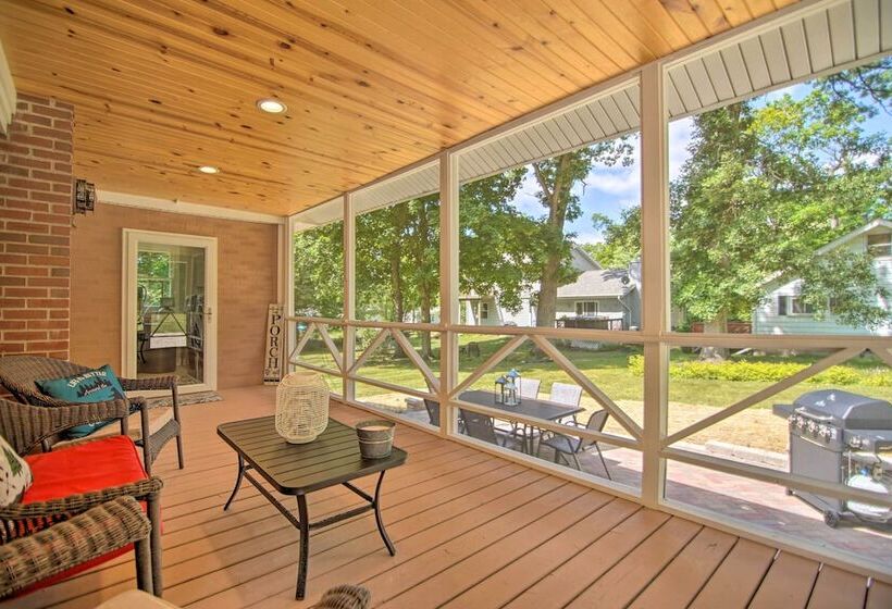 Sun Lit Lake Geneva Sanctuary W/ Bbq Patio!