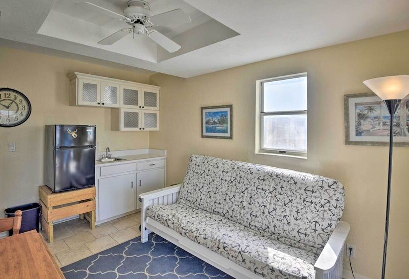 Sunny Florida Home W/ Decks & View, Steps To Beach