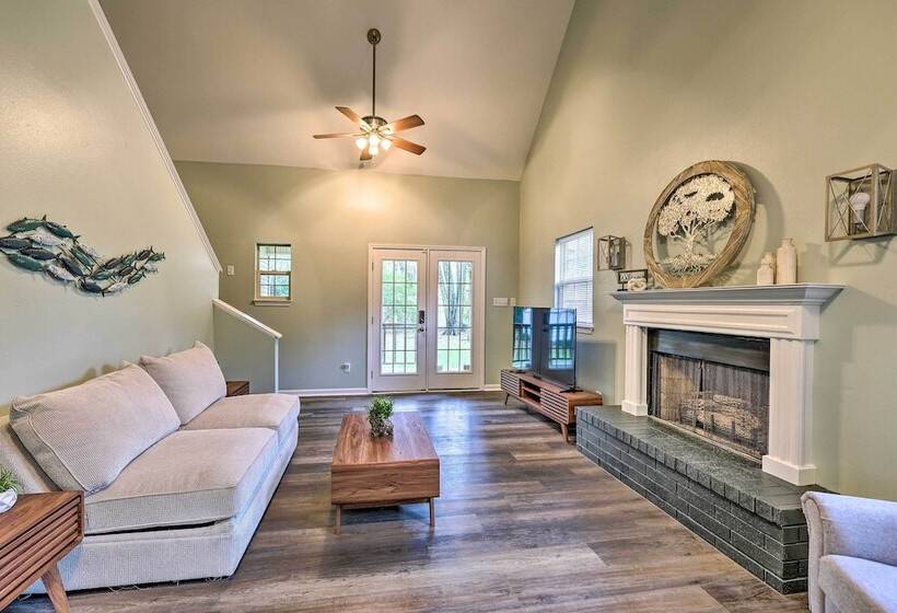 Tranquil Retreat W/ Dock On Lake Hamilton!