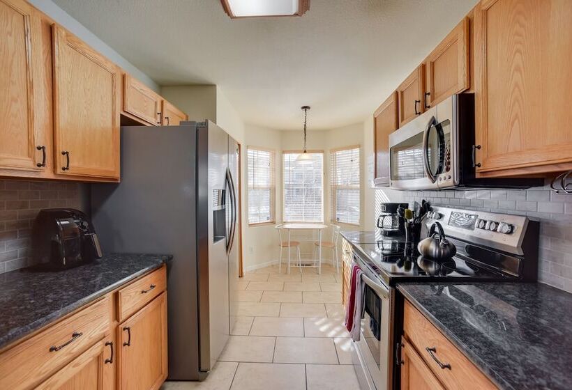 Updated Springs Home   3 Mi To Garden Of The Gods!