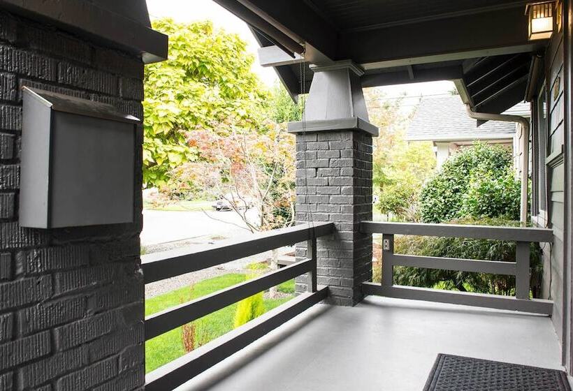 Updated Tacoma Home W/ Patio: 3 Mi To Downtown