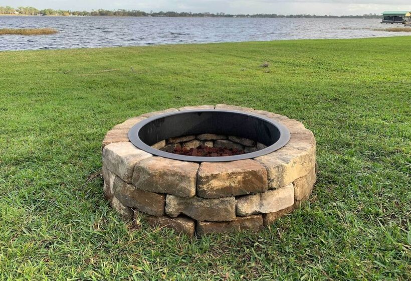 Lakefront Home W/ Game Room, Kayaks, & Fire Pit