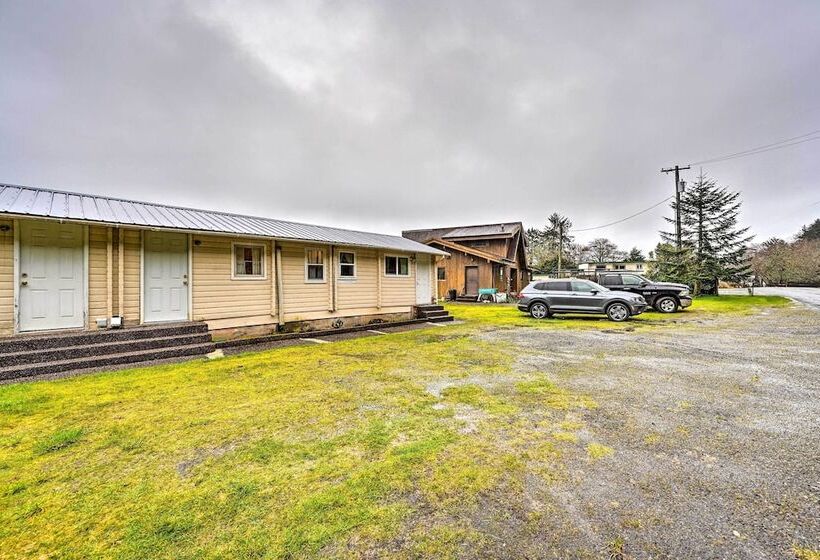 Waterfront Sekiu Escape   9 Mi To Neah Bay!