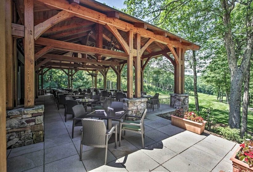 Wintergreen Resort Retreat: Ski, Hike, Golf!