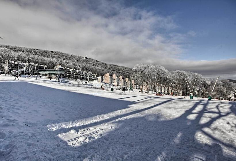 Wintergreen Resort Retreat: Ski, Hike, Golf!