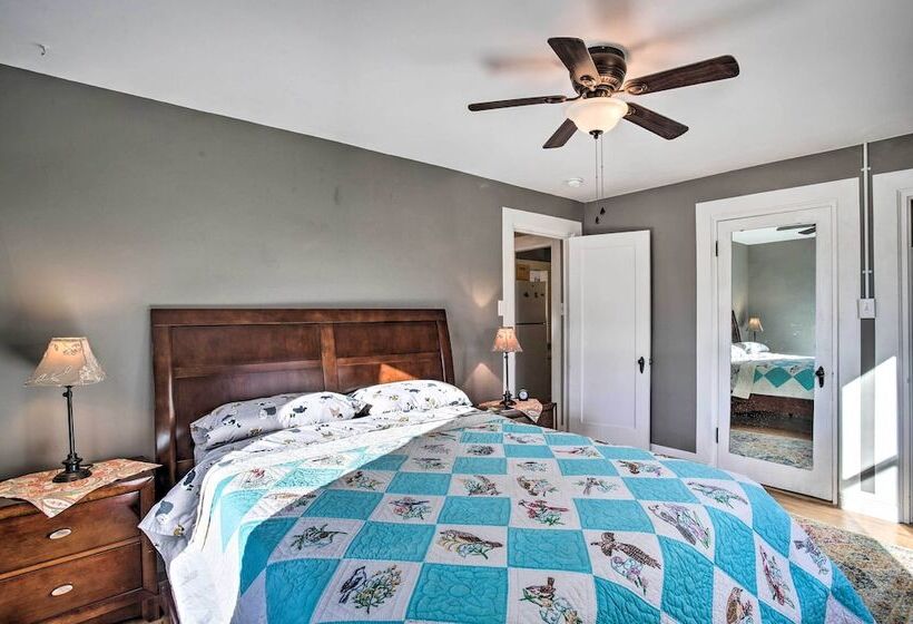 Adventure Home Base   7 Blocks To Downtown!