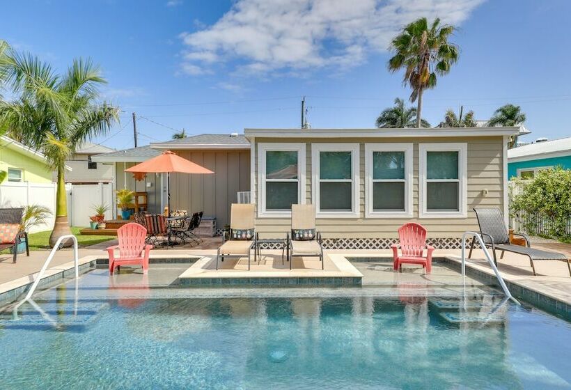 Bradenton Beach Home With Tiki Bar & Heated Pool! en Bradenton Beach