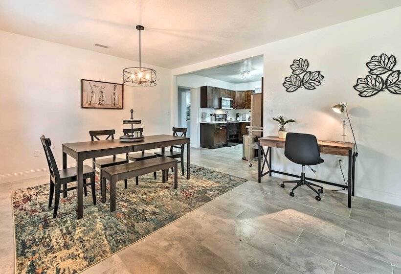 Bright, Pet Friendly Retreat In Avon Park!