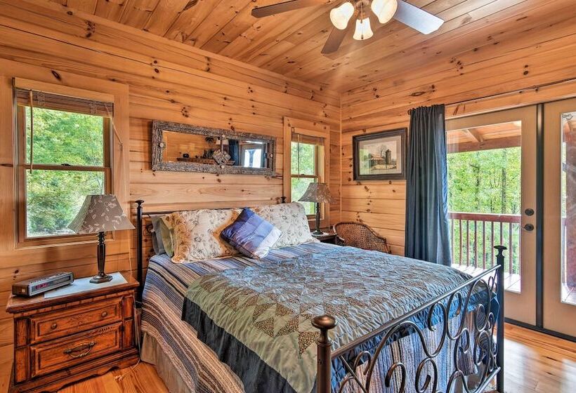 Cabin W/ Bbq + Games   Walk To Blue Ridge Parkway!