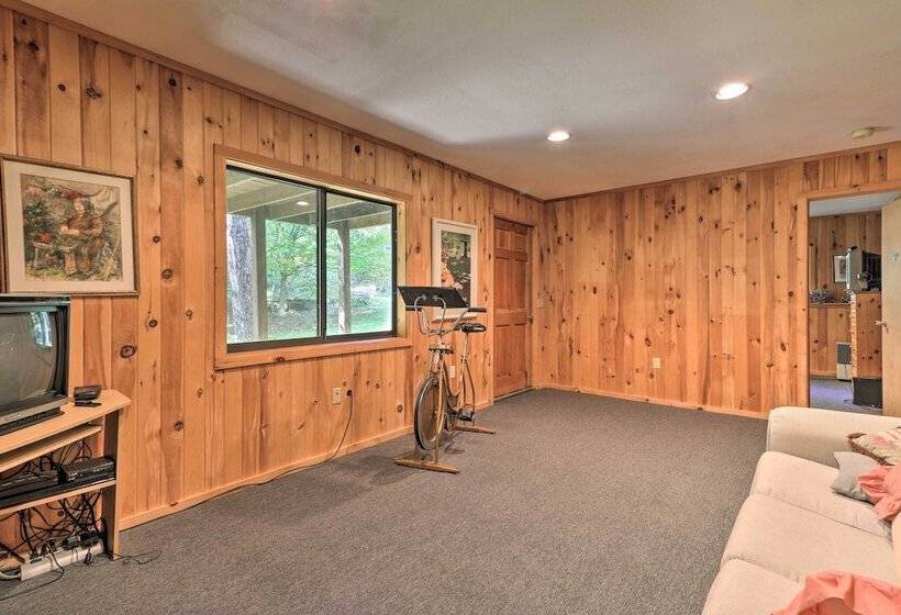 Cabin W/ 3 Acres, Tennis Courts: By 4 Ski Mtns