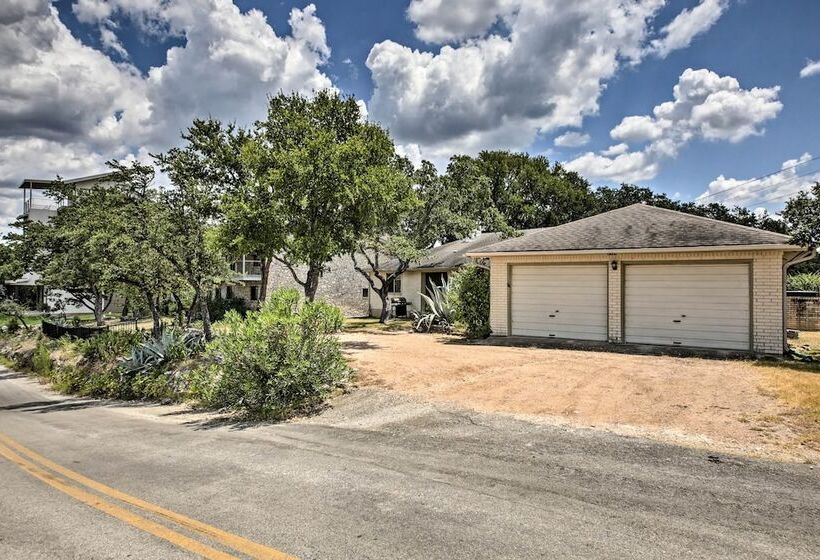 Canyon Lake Home W/ Yard   1/2 Mi To Boat Launch!