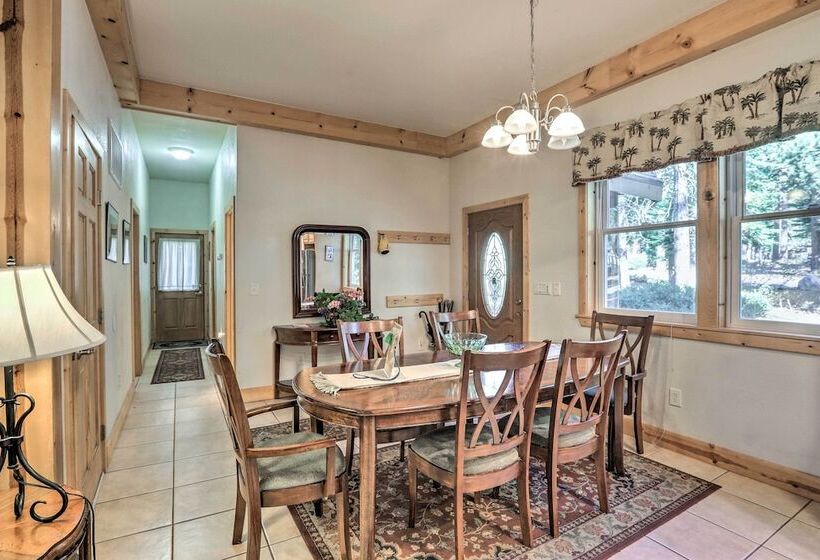 Carnelian Bay Home W/ Hot Tub Near Tahoe Skiing