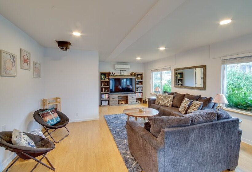 Charming Gold Beach Home < 1 Mi To Rogue River!