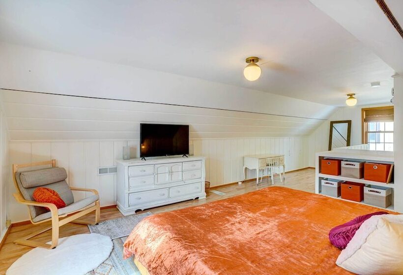 Charming Minneapolis Home < 1 Mi To Lakes!