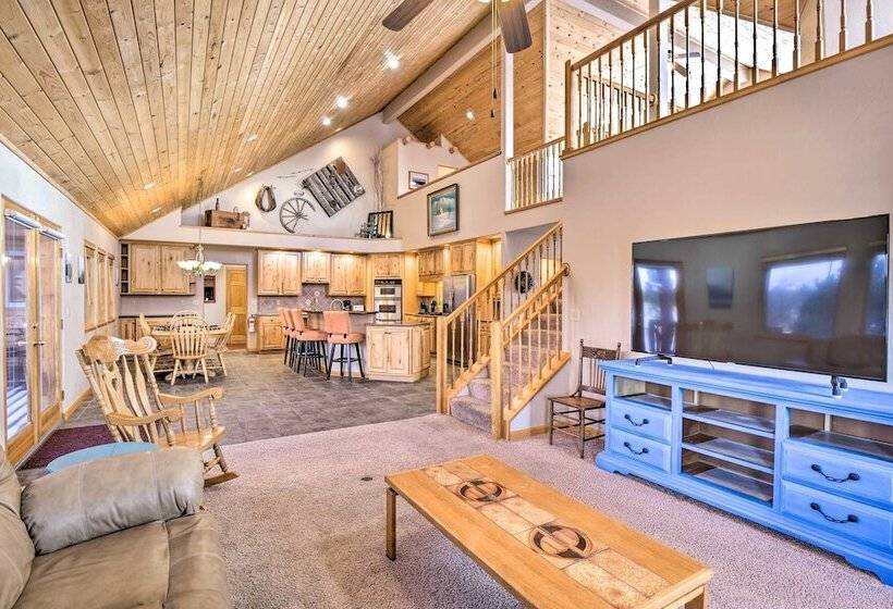 Charming, Spacious & Pet Friendly Buena Vista Home