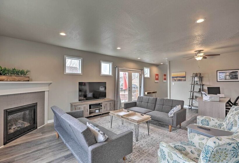 Chic Bend Home W/ Deck < 3 Mi To Downtown!