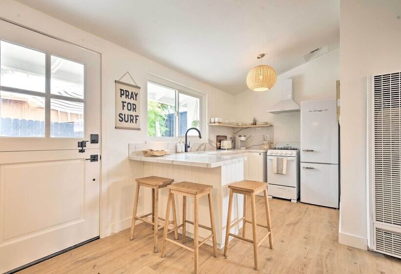 Chic & Central Ventura Home   Walk To Beach!