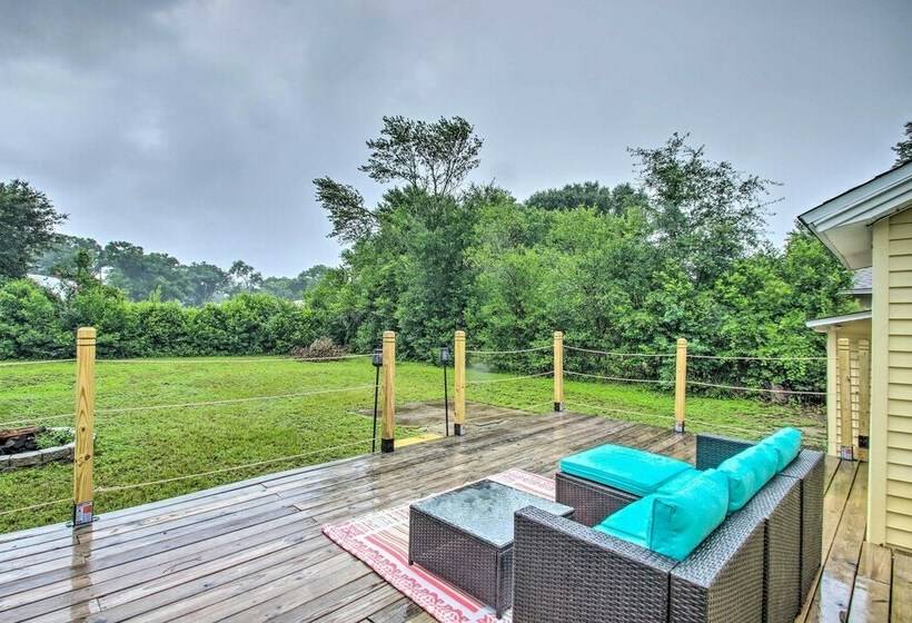 Convenient Pensacola Home W/ Deck & Fire Pit!