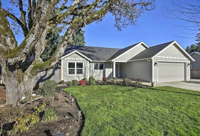 Cozy Retreat W/ Private Yard ~ 13 Mi To Salem