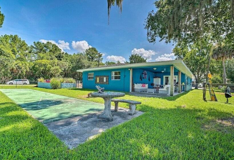 Crystal River Retreat W/ Mini Golf Course!